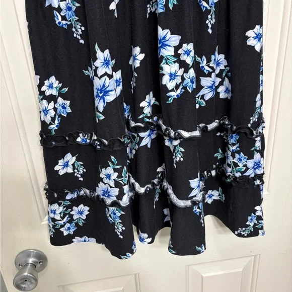 SOLD
NoBo ruffle strap sleeveless mini
Floral Dress XL 15-17 - Picture 6 of 10